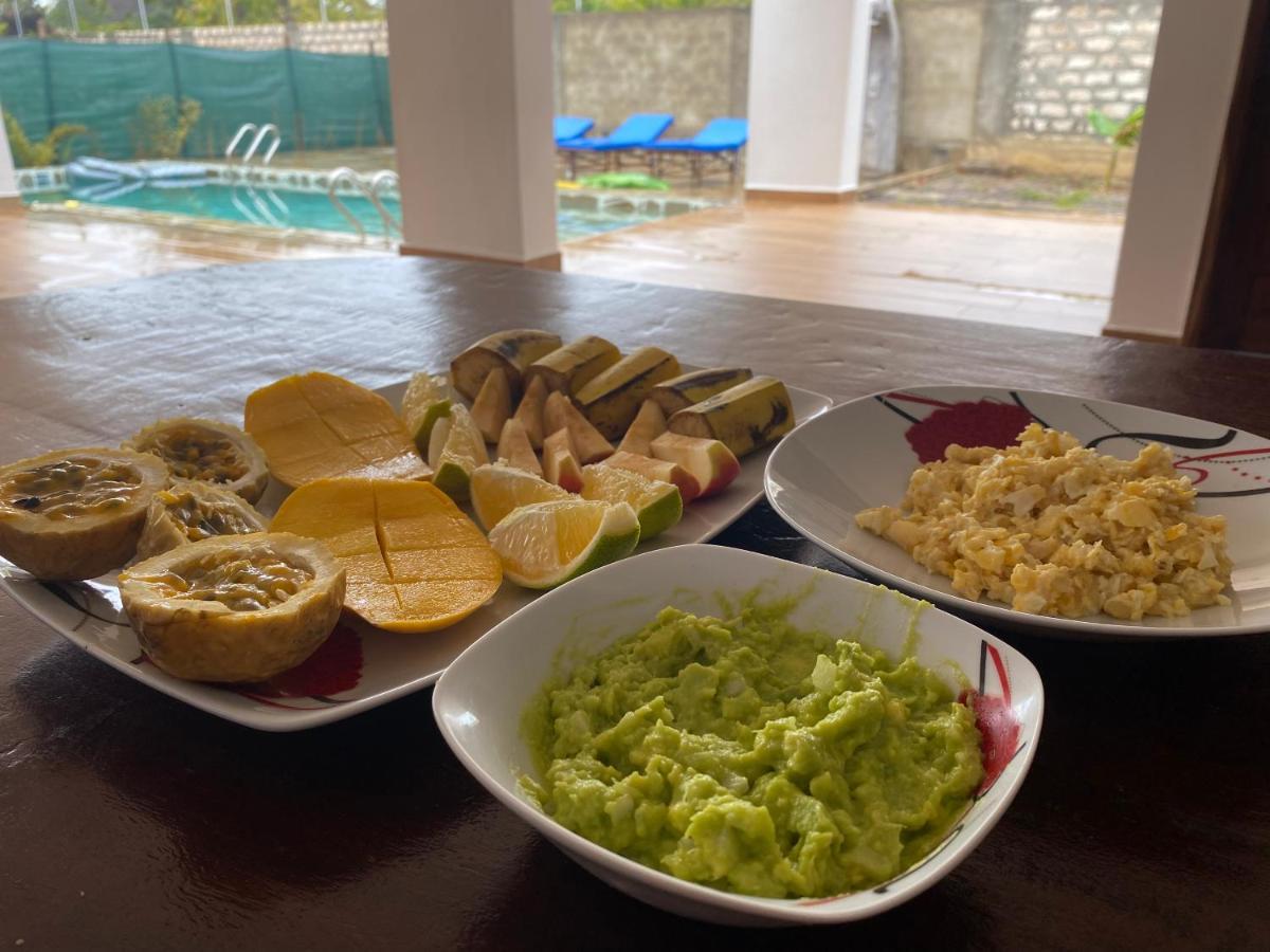 Private Backdoor Villa With Big Swimming Pool And Services Of Chef Included Diani Beach Εξωτερικό φωτογραφία