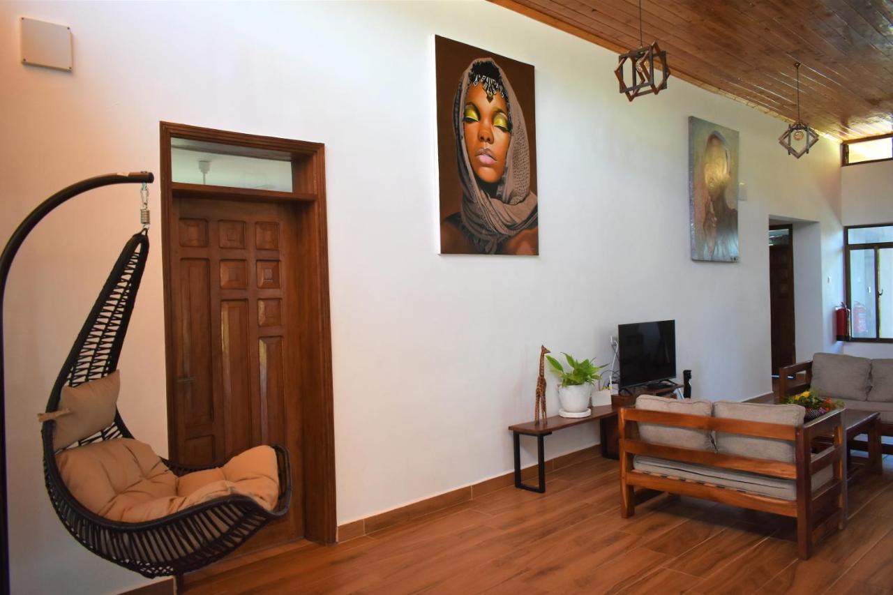Private Backdoor Villa With Big Swimming Pool And Services Of Chef Included Diani Beach Εξωτερικό φωτογραφία