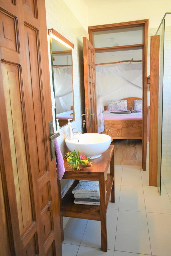 Private Backdoor Villa With Big Swimming Pool And Services Of Chef Included Diani Beach Εξωτερικό φωτογραφία