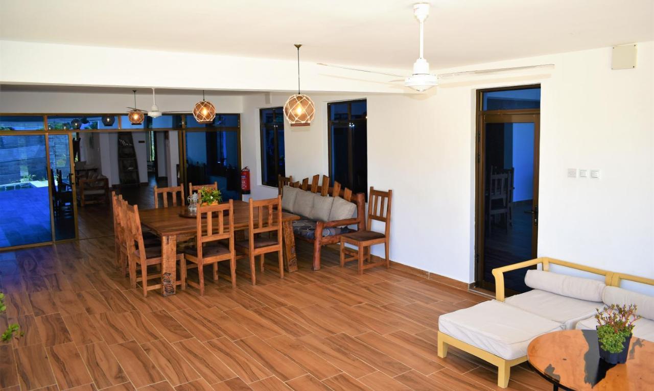 Private Backdoor Villa With Big Swimming Pool And Services Of Chef Included Diani Beach Εξωτερικό φωτογραφία
