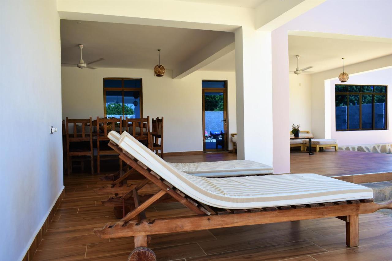 Private Backdoor Villa With Big Swimming Pool And Services Of Chef Included Diani Beach Εξωτερικό φωτογραφία