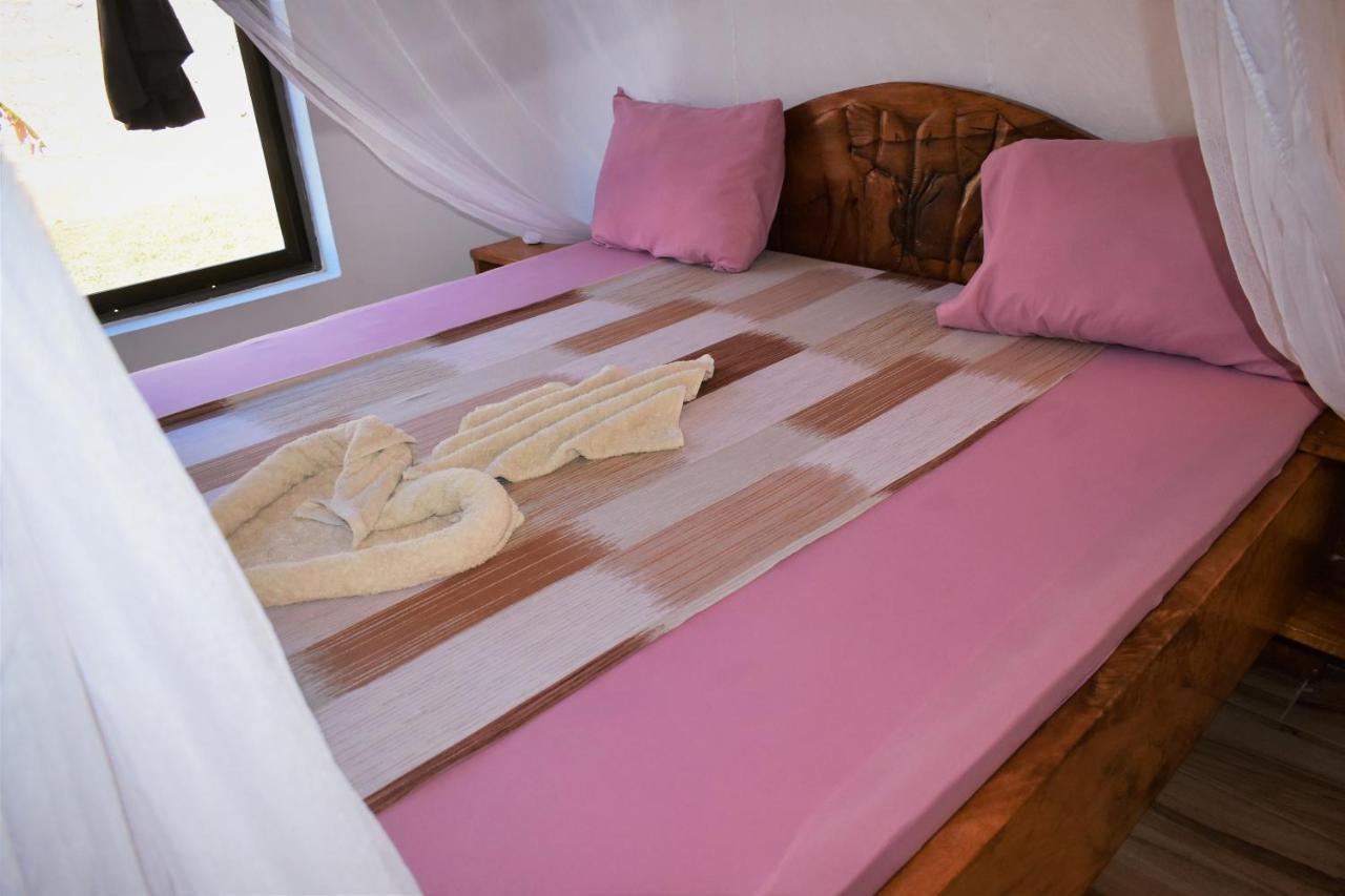 Private Backdoor Villa With Big Swimming Pool And Services Of Chef Included Diani Beach Εξωτερικό φωτογραφία